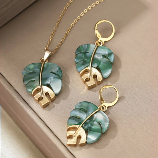 Boho Leaf Pendant Necklace Set