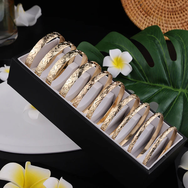 Chic Gold Charm Bracelet