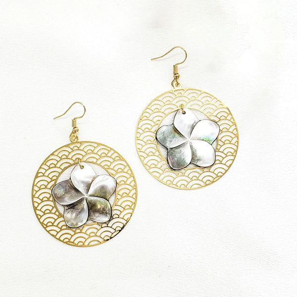 Elegant Island Pearl Flower Earrings