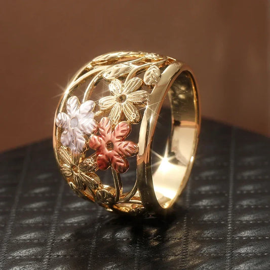 Elegant Two-Tone Flower Ring