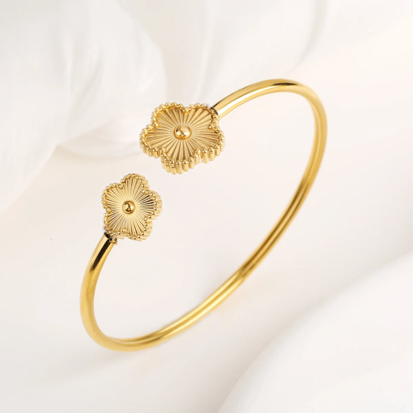 Elegant Gold Clover Bangle